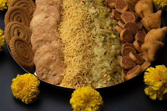 Diwali snacks Diwali faral live sev chakali chivda bakarwadi mathari Festival food items Festival snacks from Maharashtra