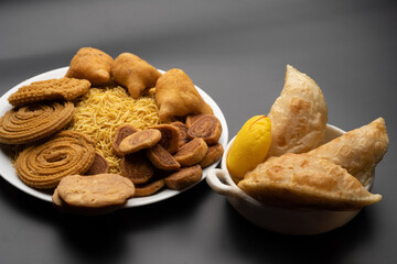Diwali snacks Diwali faral Festival food items Festival snacks from Maharashtra