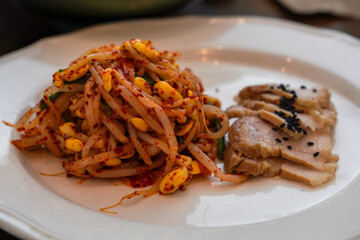 먹을것, 고기, 식사, 식당, 요리, 샐러드, 맛있는, 점심, 야채, 소스, 돼지고기, 건강한, 콩나물