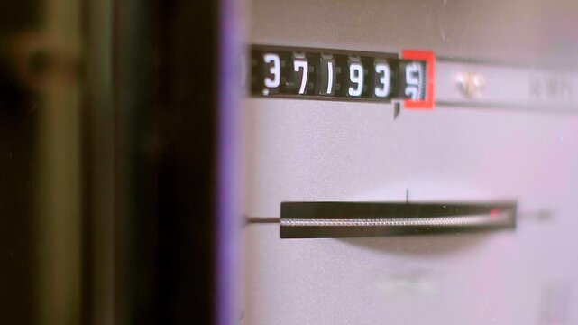 Drehender Ferraris Z&auml;hler in D&uuml;sseldorf, Deutschland