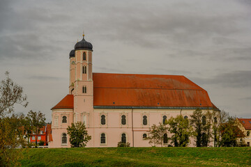 Fototapeta premium Klosterkirche Peter und Paul in Oberalteich, Niederbayern