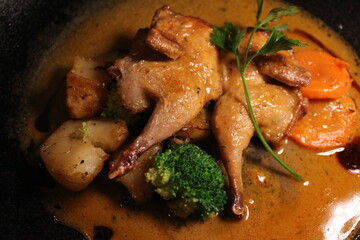 Georgian cuisine: roasted quail with walnut source