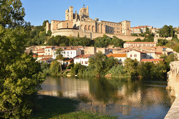 Obraz premium Le palais épiscopal et la cathédrale Saint-Nazaire à Béziers. France