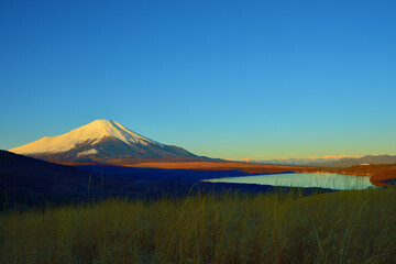 富士　富士山　山梨県山中湖付近の風景