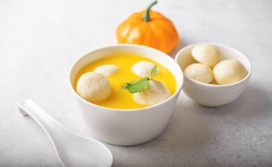 Pumpkin porridge, Hobakjuk in a bowl