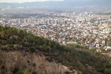 Skopje, a thriving urban panorama
The city of Skopje, seen from above
Aerial view of the Macedonian capital
Skopje, a mosaic of colors and shapes where the mountains meet the metropolis.