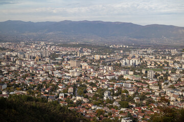 Skopje, a thriving urban panorama
The city of Skopje, seen from above
Aerial view of the Macedonian capital
Skopje, a mosaic of colors and shapes where the mountains meet the metropolis.