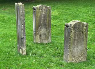 alte Grabsteine in Deutschland