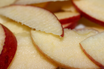 sliced ​​apple. apple pieces. fruit details. apple with selective focus. natural food details.