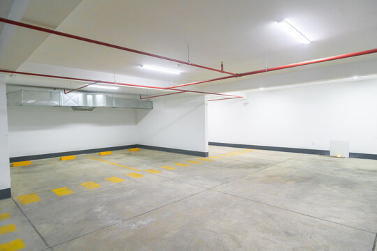 estacionamiento multiples en sotano de edificio
