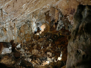 Manita peć cave in Velika Paklenica canyon (Paklenica National Park, Croatia) - Manita pec-Höhle...