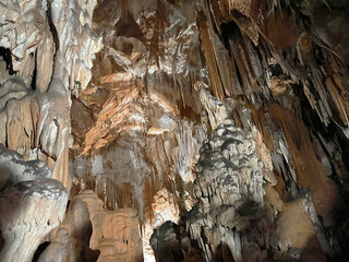 Manita peć cave in Velika Paklenica canyon (Paklenica National Park, Croatia) - Manita pec-Höhle...