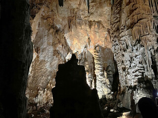 Manita peć cave in Velika Paklenica canyon (Paklenica National Park, Croatia) - Manita pec-Höhle...
