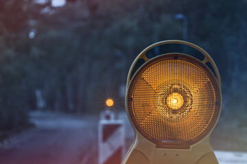 Construction site warning lamp - Warnleuchte Dunkelheit Sicherheit Gefahr Hindernis Verkehr...