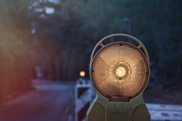 Construction site warning lamp - Warnleuchte Dunkelheit Sicherheit Gefahr Hindernis Verkehr...