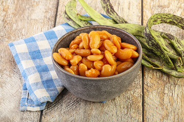 White bean in tomato sauce