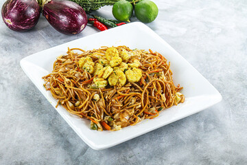 Stir fried noodles with prawn