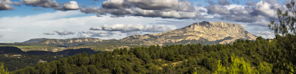 Sainte Victoire mountain in the light of an autumn day
