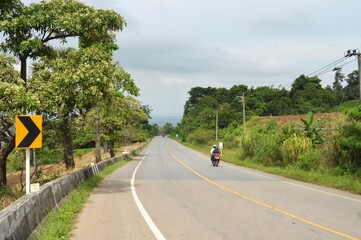 the road to the mountain