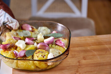 baked potatoes with garlic and herbs