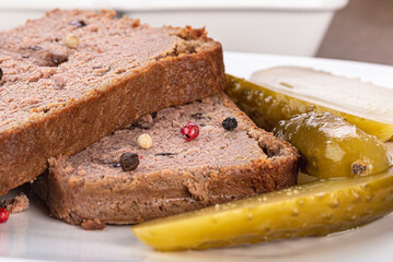 pasztet, żurawina, ogórek kiszony, chrzan, buraczki, jedzenie, pieczone, śniadanie, przepyszny, przekąska, domowe