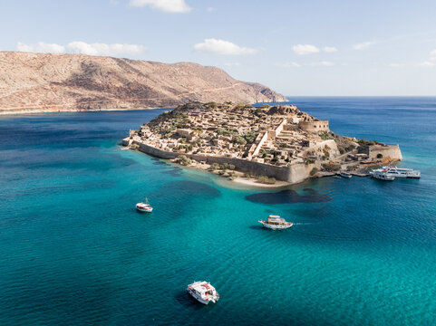 Drohnenbild von Spinalonga auf der Insel Kreta - Luftaufnahme Griechenland