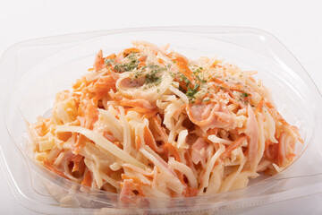 オニオンとカニ風味蒲鉾のマヨネーズ和え