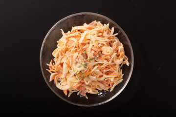 オニオンとカニ風味蒲鉾のマヨネーズ和えサラダ © UMI