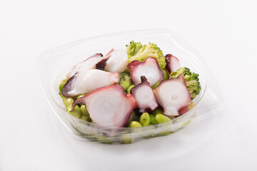 タコとブロッコリー　枝豆のバジルサラダ