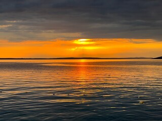 Obraz premium Sunset over the Adriatic Sea in Dalmatia (Starigrad-Paklenica, Croatia) - Sonnenuntergang ueber der Adria in Dalmatien (Starigrad-Paklenica, Kroatien) - Zalazak sunca nad Jadranskim morem u Dalmaciji
