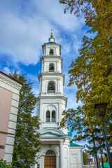 Obraz premium Bell tower of the Spassky Cathedral in autumn. Yelabuga, Tatarstan. Sunny day in the park near the cathedral. Main Orthodox Cathedral of the city