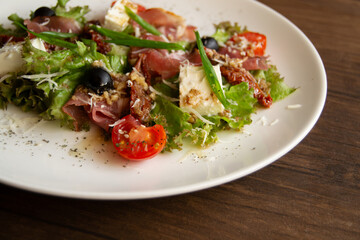 salad with chicken and vegetables