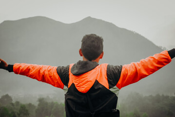 People enjoy their free time in the mountains