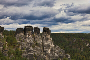 Blick von der Basteibrücke bei Rathen und Wehlen, Landkreis Sächsische Schweiz Osterzgebirge,...