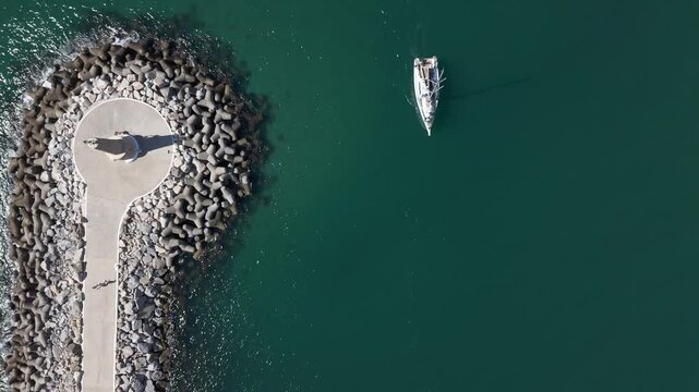 Topdown view of boat and promenade