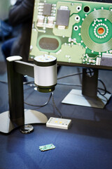 Digital macroscope and electronic microcircuit