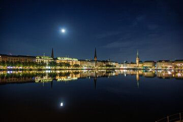 Hamburg Innenalster bei Nacht