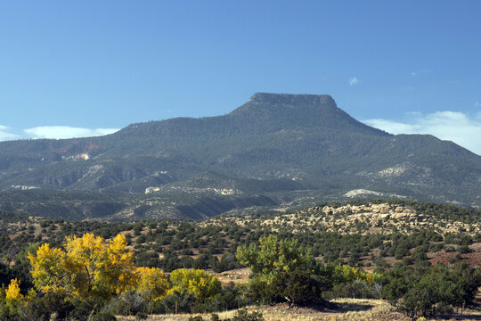 View of Cerro Pedernal, a distinctive northern New Mexico landmark, from the edge of Ca&ntilde;ones Creek
