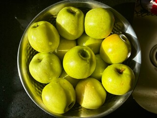 Green granny apples 