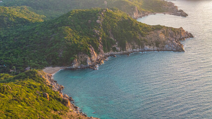 Obraz premium Beautiful Nui Chua national park beach with turquoise color water and Vinh Hy bay, during summer in Ninh Thuan, Vietnam.