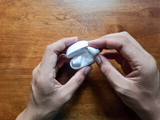 Bluetooth earbuds are commonly used to make it easier for many people to connect to gadgets