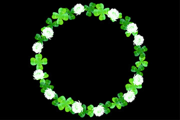 The illustration material of a frame using three-leaf clovers, four-leaf clovers, and white clover