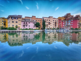 Obraz premium multicolored houses of a town on the Valencian coast in the Mediterranean