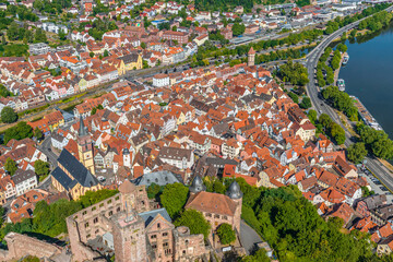 Die Region um die sehenswerte Stadt Wertheim in Baden-Württemberg von oben