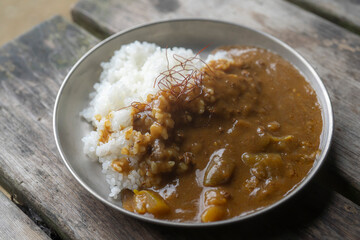 山やキャンプで食べるアウトドアごはん・山ごはん【カレー】