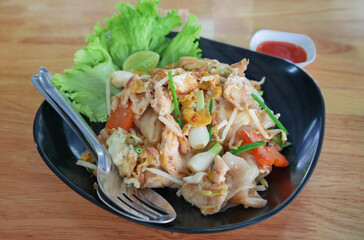 Thai chicken stir fried noodles