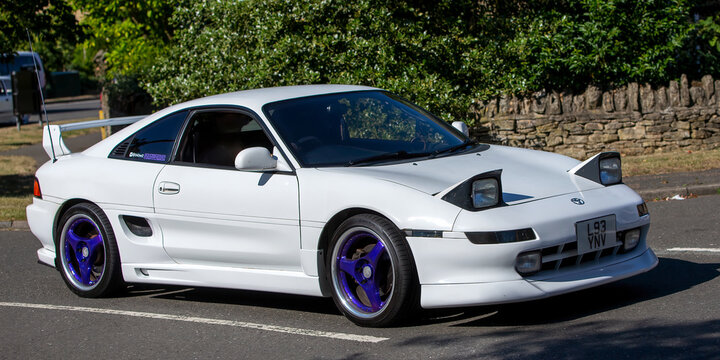 1994 Toyota MR2 with pop up headlights