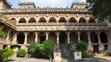 Obraz premium View of the beautifully carved Naulakha Palace, Gondal, Rajkot, Gujarat, India.