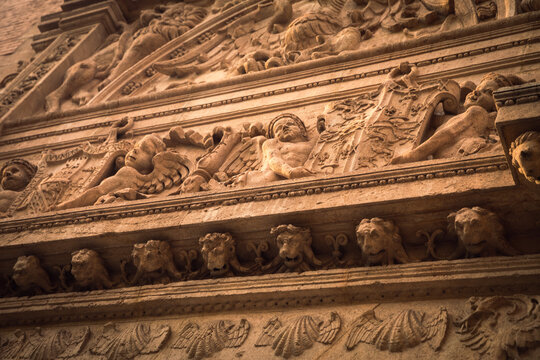 detail of notre dame cathedral city