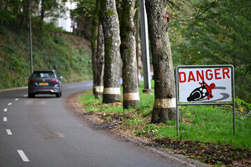 signalisation attention danger motard moto
